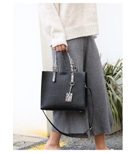 Luxury Crocodile Women Handbag Snakeskin Wide Shoulder Strap Designer Shoulder Bag Buckle High Capacity Totes 2019