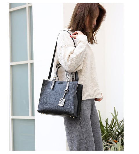 Luxury Crocodile Women Handbag Snakeskin Wide Shoulder Strap Designer Shoulder Bag Buckle High Capacity Totes 2019